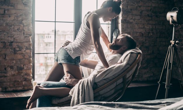 7 trikova kako ga izludeti u krevetu