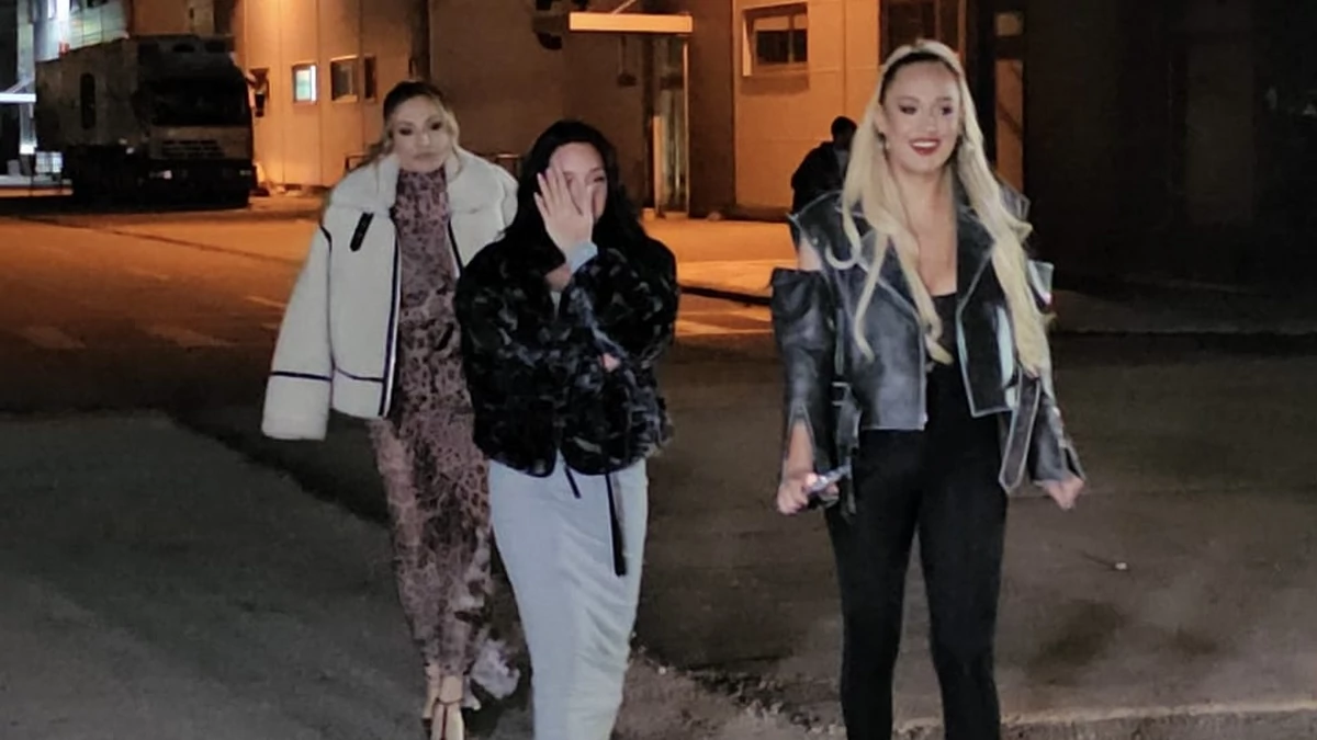 luna-djogani-se-uzrujala-zbog-sestrine-saobracajke-neka-je-na-cast-onima-koji-se-sprdaju-sa-tim.jpg Luna Đogani se uzrujala zbog sestrine saobraćajke: „Neka je na čast onima koji se sprdaju sa tim!“