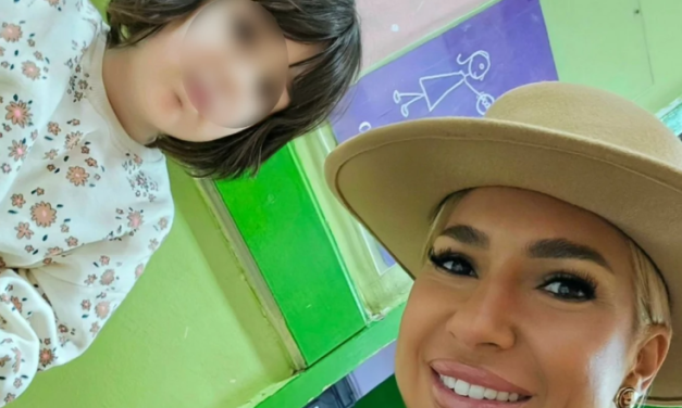 „Dobila je NAGRADU za ovo!“ Jovana Jeremić već sada podučava ĆERKICU da radi posao kako treba (FOTO)