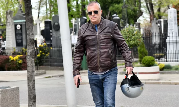 Sergej Trifunović je verio devojku! Isidora Mijanović pokazala dijamantski prsten!