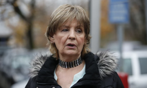 NISU U DOBRIM ODNOSIMA 26 GODINA: Lepa Lukić BOLNE REČI od strane koleginice nikad nije oprostila