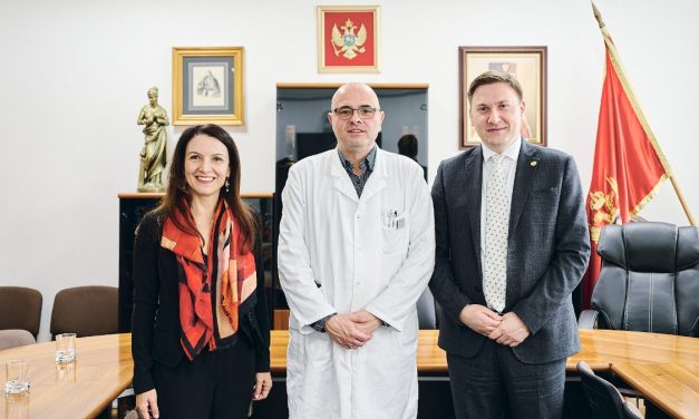 Šimun u cetinjskom porodilištu: Organizovaćemo više soba za porođaje