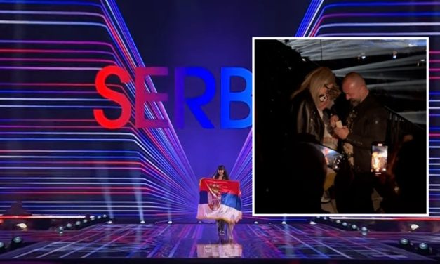 PAR SE VERIO u Areni dok je pevala Teya Dora: Buduća mlada rekla “DA“ uz stihove Lile Ramonde (FOTO)