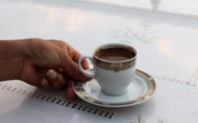 Jednu čašicu OVOG PRAHA dodajte u jutarnju kafu i rešili ste se SVIH PROBLEMA SA ŽELUCEM, a pomaže i PROTIV UPALA!