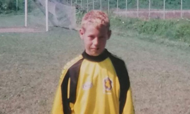 Teško detinjstvo ga nije sprečilo da USPE U ŽIVOTU, danas je poznati sportista, a zbog prelepe žene mu svi zavide