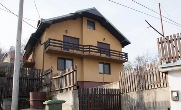 Poznata BRAĆA iz Valjeva su ovde ODRASLA, jedan danas ima VILU od 2.5 miliona evra, dok je drugi popularni glumac