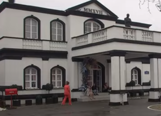 Osoba iz produkcije  UŠLA U Elitu i saopštila zadrugarima kakvo je stanje NAPOLJU, svima popadale vilice od šoka (VIDEO)